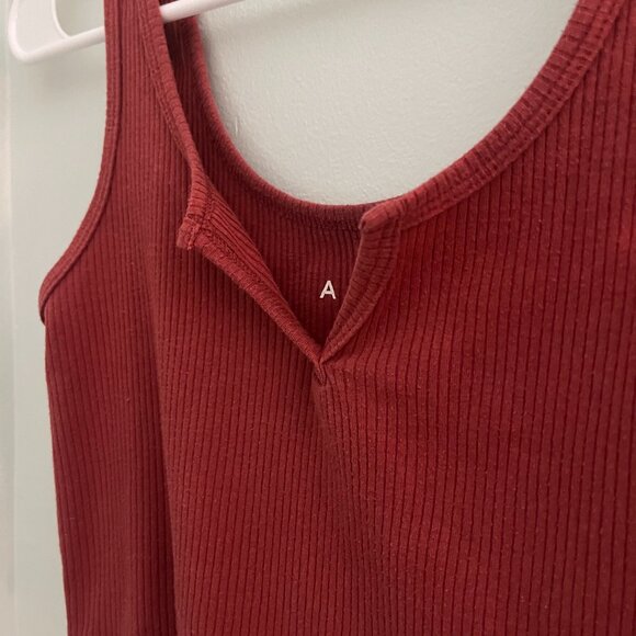 Aeropostale Ribbed Red Tank Top With V Neck - Picture 7 of 10